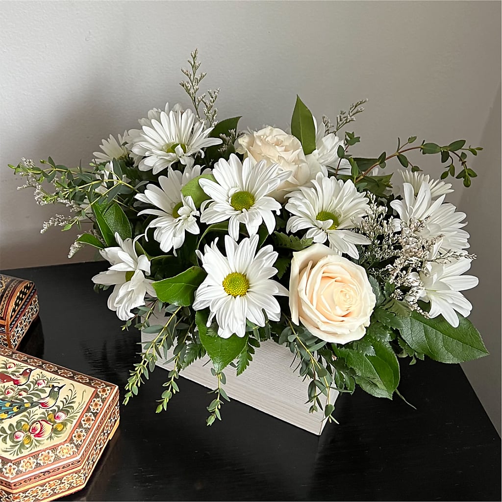Fresh Linen Box Bouquet –  Hilltop Florist Llc, Stanford KY